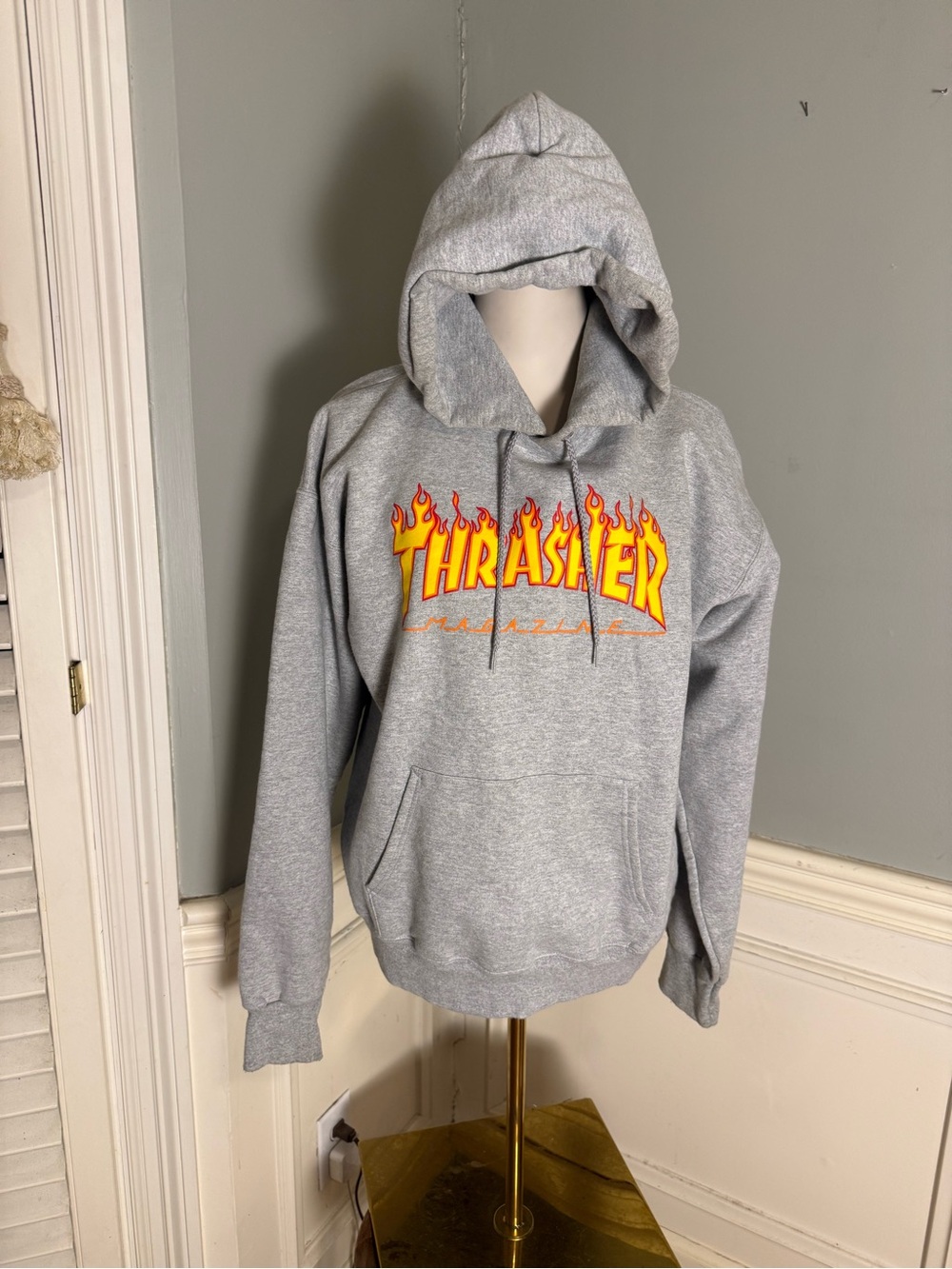 Thrasher Magazine Flame Logo Gray Pullover Hoodie Sweatshirt Medium Skate